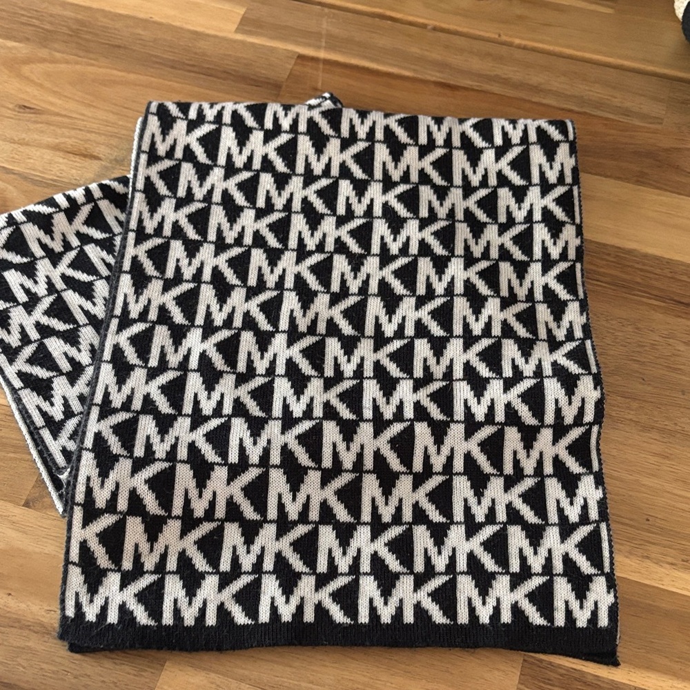 Michael Kors Black and White MK Logo Knit Scarf